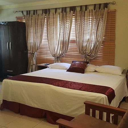 Savannah Maison Guest House Port of Spain Exterior photo